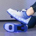 ⁦حذاء تزلج أطفال بإضاءة LED - تصميم مضيء⁩ - الصورة ⁦4⁩