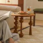⁦طاولة قهوة فاخرة من خشب الجوز بتصميم فرنسي كلاسيكي⁩ - الصورة ⁦5⁩