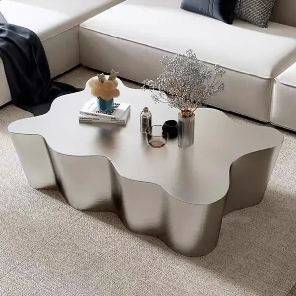 طاولة قهوة معدنية بتصميم صناعي أنيق