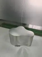 ⁦طاولة قهوة معدنية بتصميم صناعي أنيق⁩ - الصورة ⁦10⁩