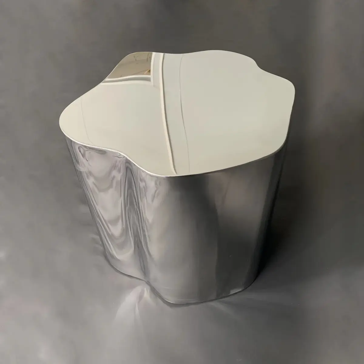 ⁦Metal Industrial Coffee Table Aesthetic Unique Minimalist Designer Side Table Modern Luxury Mesa Auxiliar Postmodern Furniture⁩ - الصورة ⁦21⁩