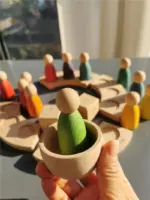 ⁦دمى خشبية تعليمية بألوان قوس قزح⁩ - الصورة ⁦4⁩