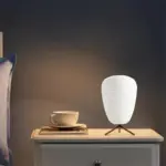 ⁦مصباح طاولة إيطالي ذو حامل ثلاثي⁩ - الصورة ⁦4⁩