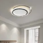 ⁦ثريا أكريليك ذهبية بتصميم مينيماليست⁩ - الصورة ⁦4⁩