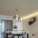 ⁦ثريا اكريليك معلقة بتصميم مينيماليست⁩ - الصورة ⁦5⁩