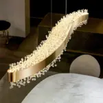 ثريات كريستال ذهبية بتصميم عصري