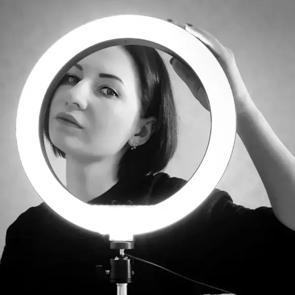 Ring light إضاءة حلقة احترافية مزدوجة اللون نور متوازن للتصوير والبث المباشر وصناعة المحتوى